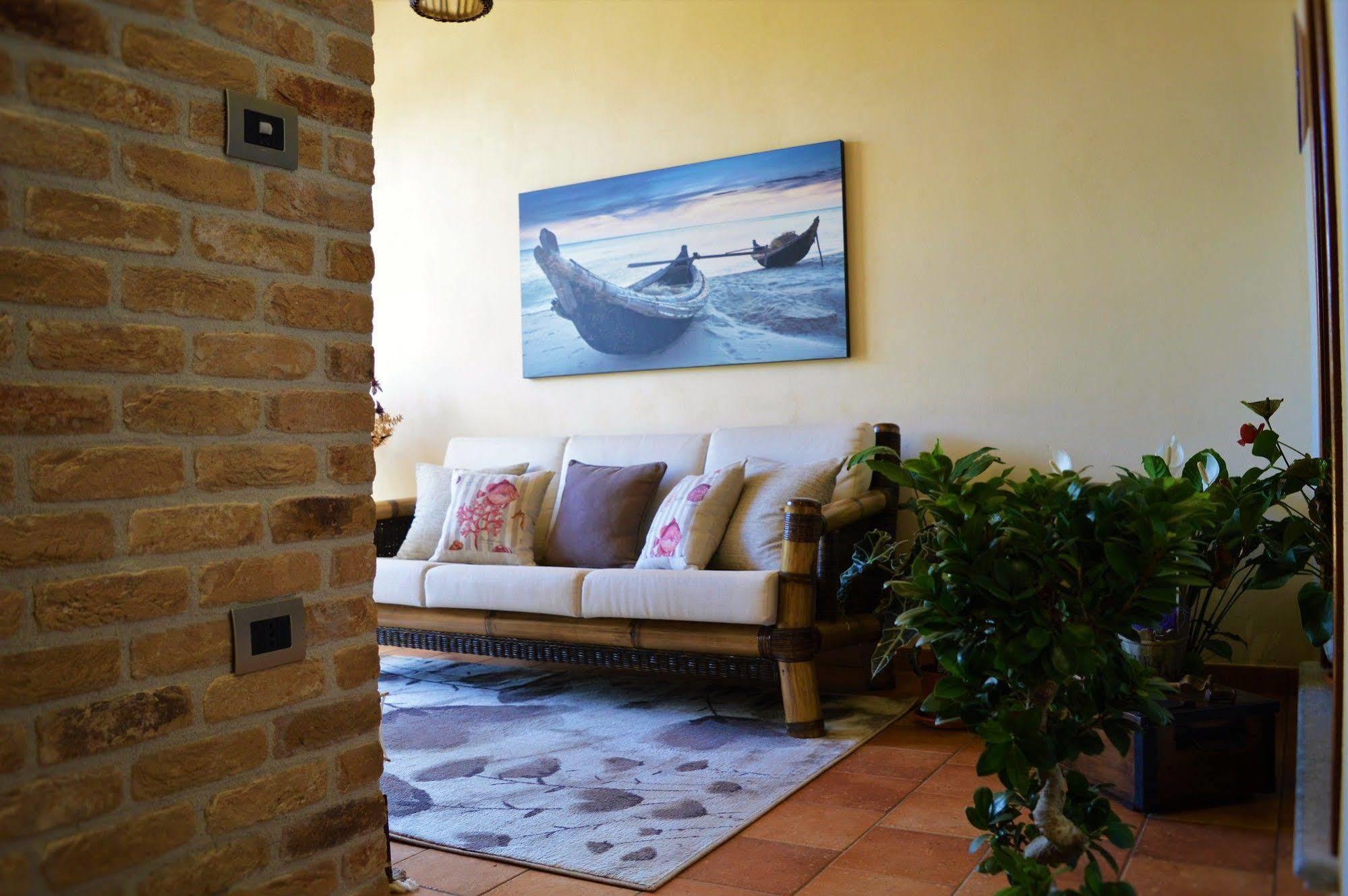 B&B L'Angolino Della Nonna Castelluzzo Exterior photo